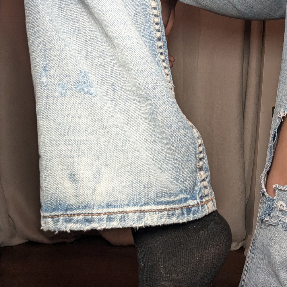 Low Rise Straight Leg Ripped Jeans - Picture 6 of 11